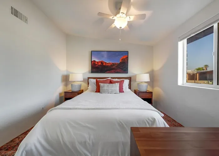 Holiday home Stylish, Big Yard, 3 Bedroom 2 Ba, Carport, Grill Tucson
