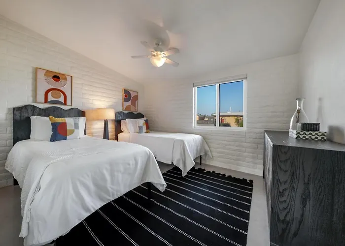 Stylish, Big Yard, 3 Bedroom 2 Ba, Carport, Grill Holiday home Tucson